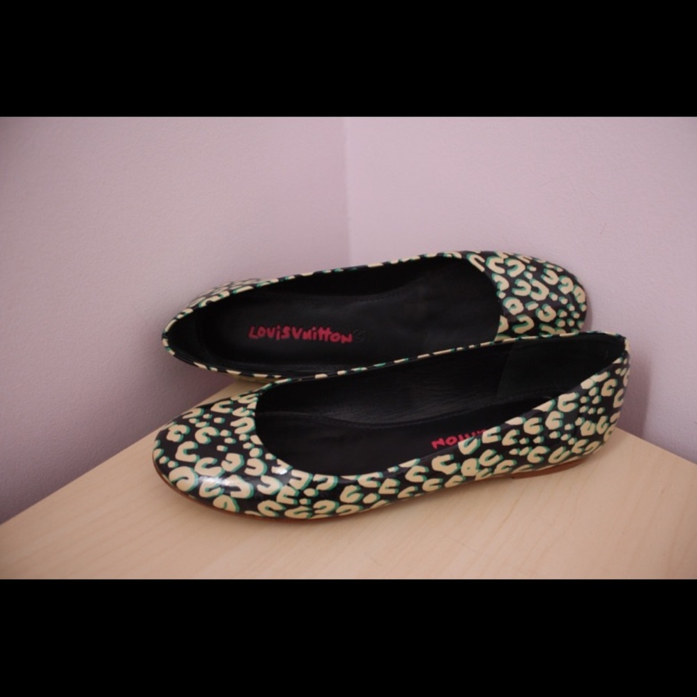 Louis Vuitton patent leather ballet flats. Size